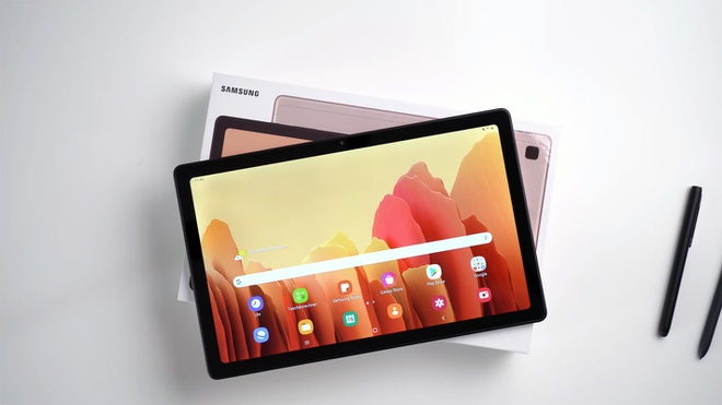 Ưu điểm của Samsung Galaxy Tab A7: Bạn phải bỏ túi liền