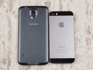 Samsung-Galaxy-S5-vs-Apple-iPhone-5s-02.jpg
